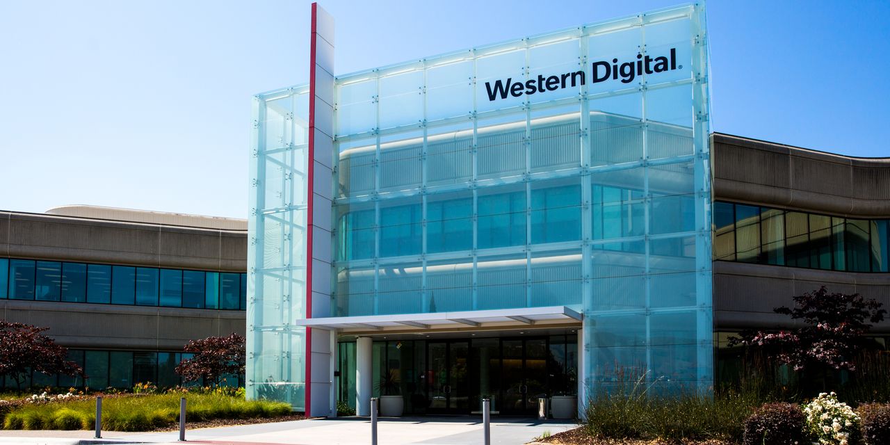 western-digital-stock-tumbles-10%-after-earnings-blame-supply-chain-woes.